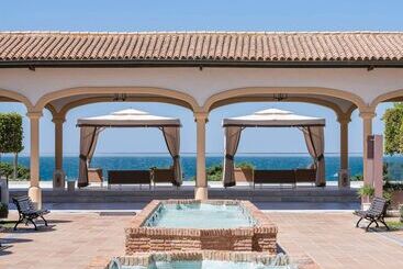 هتل Iberostar Selection Andalucía Playa