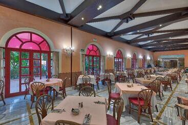 酒店 Ibersol Almuñecar Beach & Spa