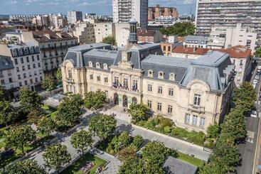 هتل Ibis Clichy Centre Mairie