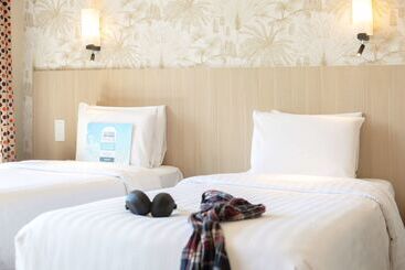 בית מלון כפרי Kyriad Avignon Palais Des Papes