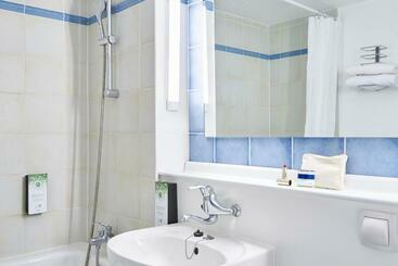 هتل Kyriad Direct Evreux