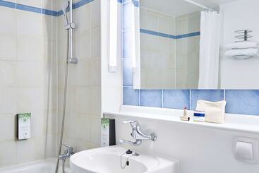 هتل Kyriad Direct Evreux