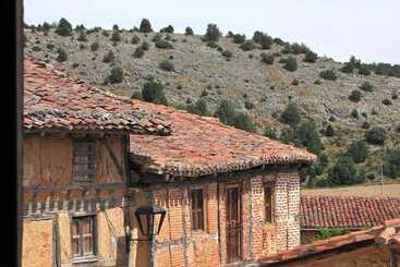 هتل La Casa Del Cura De Calatañazor
