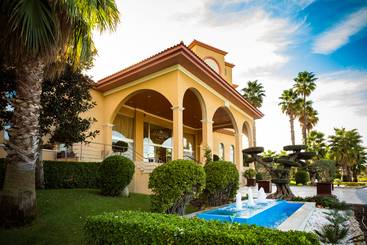 هتل Ohtels La Hacienda