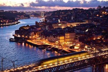 Pestana Vintage Porto Hotel & World Heritage Site
