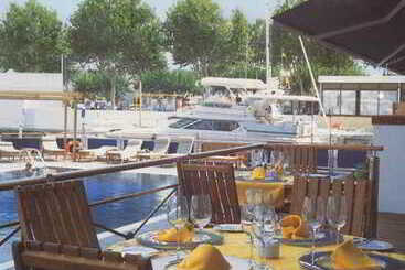 هتل Port Salins