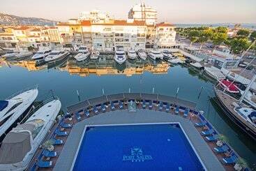 هتل Port Salins