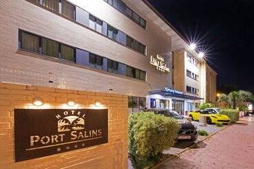 هتل Port Salins