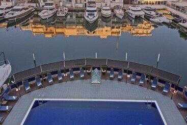 هتل Port Salins