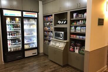 هتل Richmond Inn & Suites Trademark Collection By Wyndham