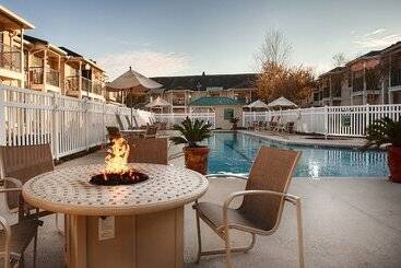 هتل Richmond Inn & Suites Trademark Collection By Wyndham