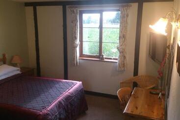 هتل Six Bells Inn