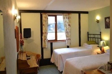 هتل Six Bells Inn