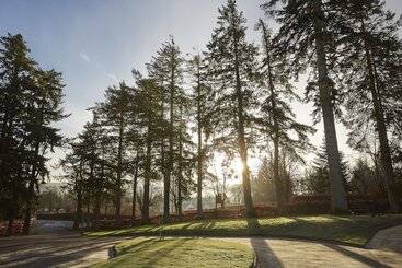 هتل Cairn Lodge