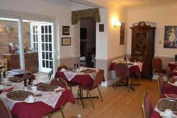 هتل The Croft Guest House