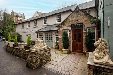 هتل The Kingslodge Inn   The Inn Collection Group