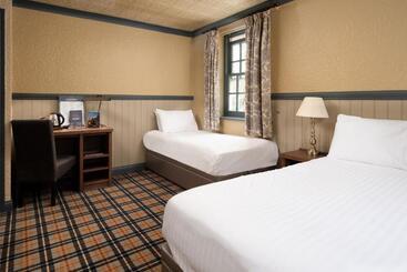 هتل The Kingslodge Inn   The Inn Collection Group