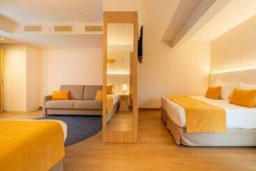 L'Azure Hotel 4* Sup
