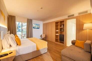 L'Azure Hotel 4* Sup