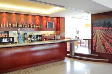 هتل Ibis Styles Barcelona Sant Joan Despi