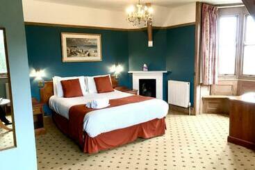 Purbeck House Hotel & Louisa Lodge