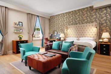 The Bailey S Hotel London Kensington