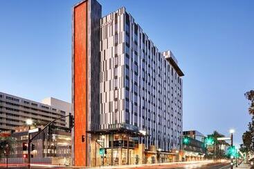 هتل Canopy By Hilton Tempe Downtown
