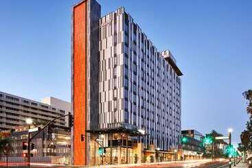 هتل Canopy By Hilton Tempe Downtown