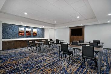 هتل Hampton Inn Midland South
