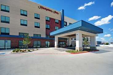 هتل Hampton Inn Midland South