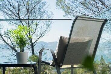 پانسیون Amazing Sea Views Luxury Guest House