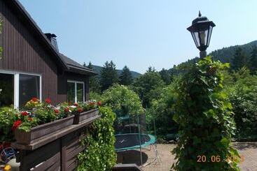پانسیون Gästezimmer Haus Talblick