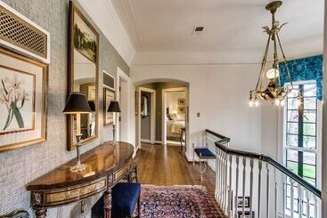 پانسیون Julian Price House