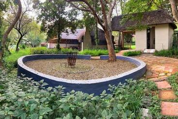 هتل Pine Valley Lodge