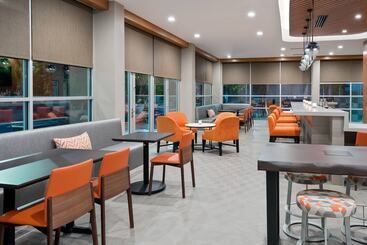 هتل Springhill Suites Lakeland