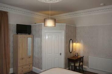 پانسیون Lindean Guest House