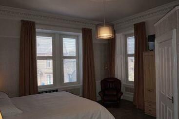 پانسیون Lindean Guest House