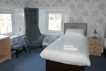 پانسیون Lindean Guest House