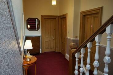 پانسیون Lindean Guest House