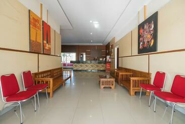 پانسیون Reddoorz @ Hotel Putri Gading Bengkulu