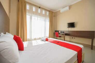 پانسیون Reddoorz @ Hotel Putri Gading Bengkulu