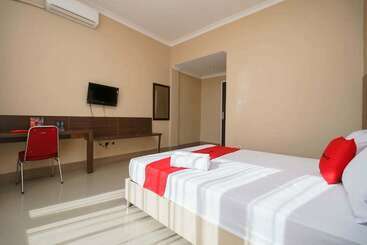 پانسیون Reddoorz @ Hotel Putri Gading Bengkulu