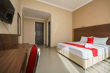 پانسیون Reddoorz @ Hotel Putri Gading Bengkulu