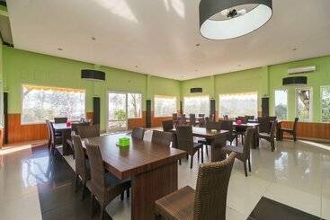 پانسیون Reddoorz @ Hotel Putri Gading Bengkulu