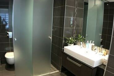 Sandton Skye Suite 604