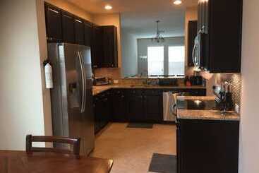 10 Beds! Modern House. Universal & Convention