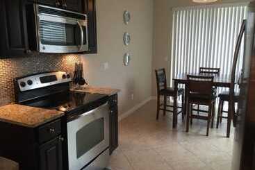 10 Beds! Modern House. Universal & Convention