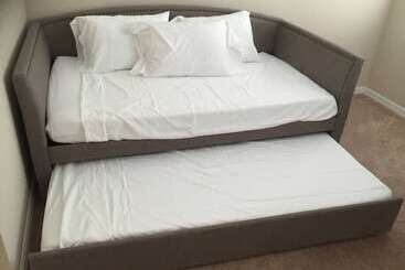 10 Beds! Modern House. Universal & Convention