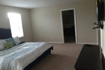 10 Beds! Modern House. Universal & Convention