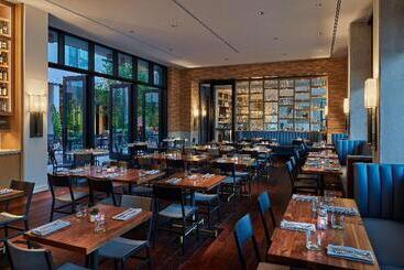 هتل Canopy By Hilton Austin Downtown